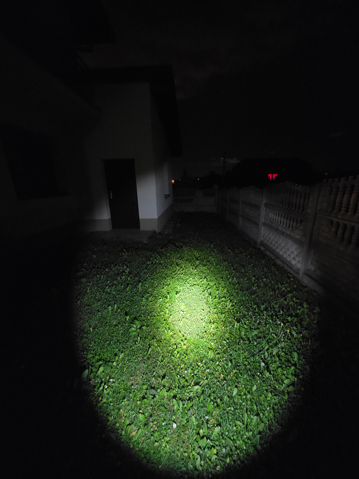 Tryb Low - 100 lumenów